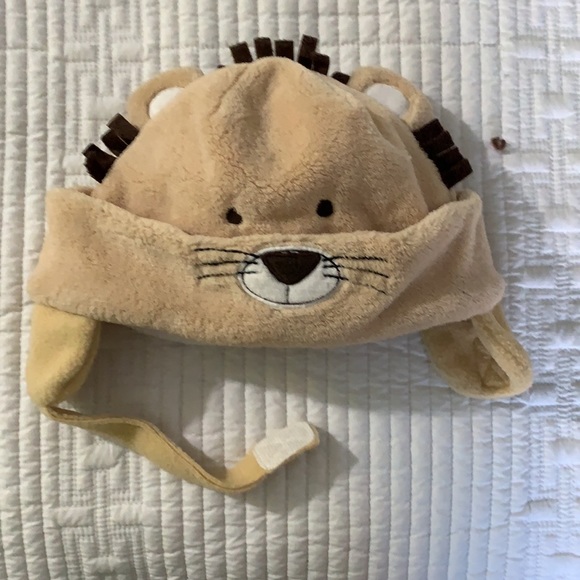 Vintage Carter’s (sample) fuzzy lion cuff hat with chinstrap - Picture 4 of 6